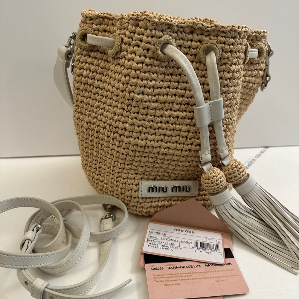 Drawstring raffia bucket bag